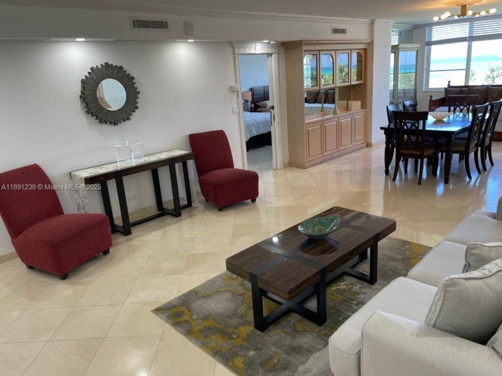 5005 Collins Ave, Unit 411, Miami Beach, FL 33140 Photo