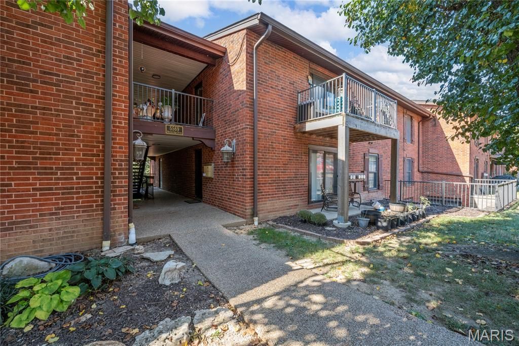 5569 Baronridge Drive, Unit 10, Saint Louis, MO 63129 Main Photo