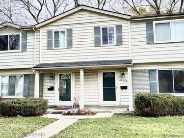 26074 FRANKLIN POINTE Drive, Southfield, MI 48034