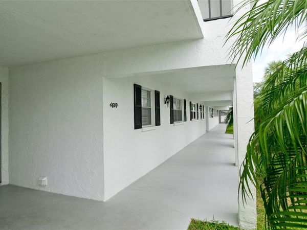 4809 INDEPENDENCE DRIVE, BRADENTON, FL 34210