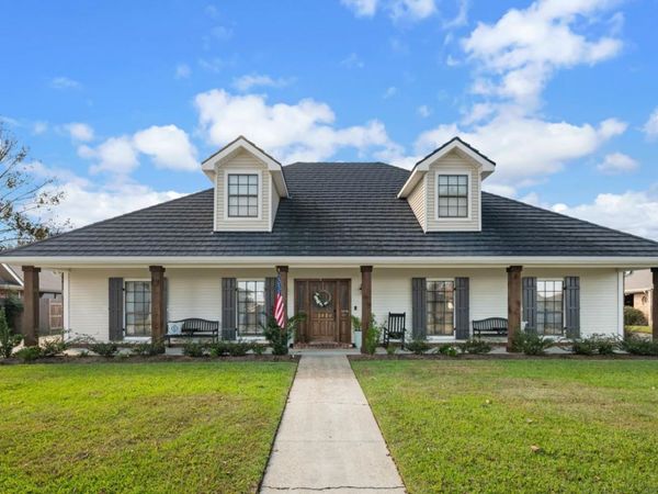 111 Wellington Dr, Houma, LA 70360