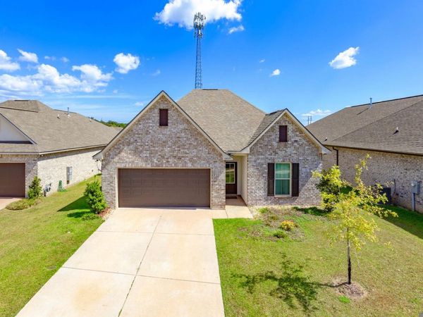 6460 Nesting Dr, Gonzales, LA 70737