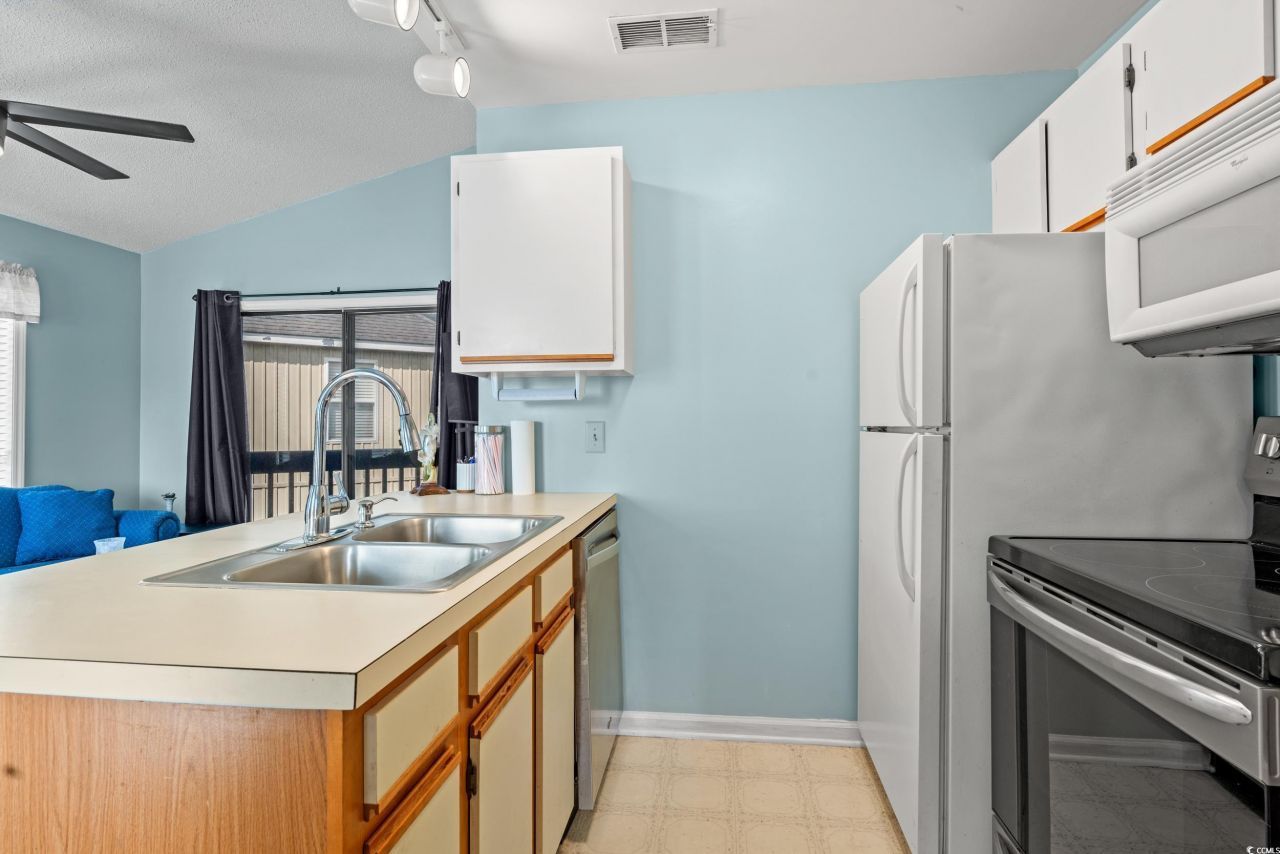 408 Tree Top Ct. Photo 8