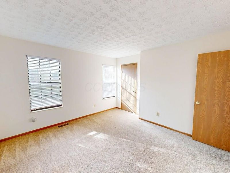 5294 Brandy Oaks Lane, Columbus, OH 43220 Photo 21