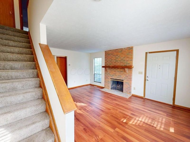 5294 Brandy Oaks Lane, Columbus, OH 43220 Photo 3