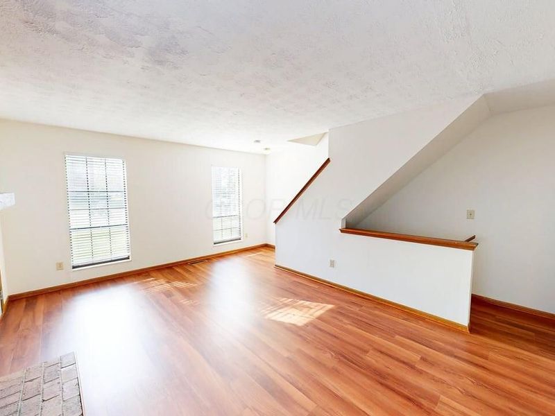 5294 Brandy Oaks Lane, Columbus, OH 43220 Photo 4