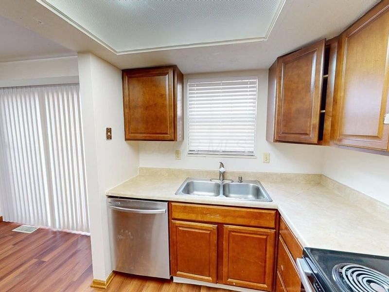 5273 Brandy Oaks Lane, Columbus, OH 43220 Photo 11