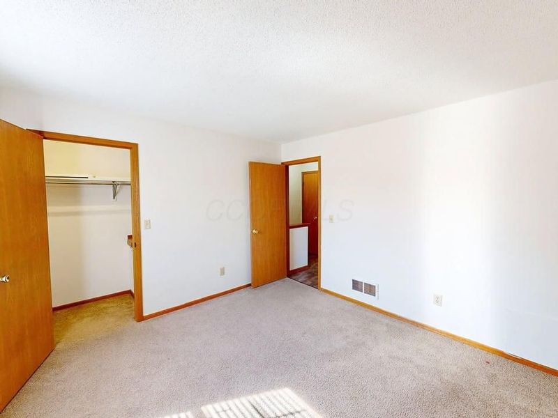 5273 Brandy Oaks Lane, Columbus, OH 43220 Photo 20