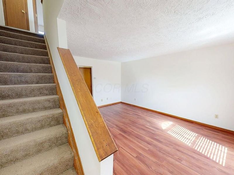 5273 Brandy Oaks Lane, Columbus, OH 43220 Photo 5