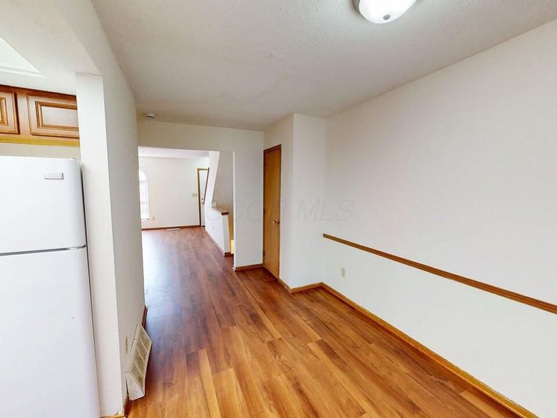 5273 Brandy Oaks Lane, Columbus, OH 43220 Photo 8