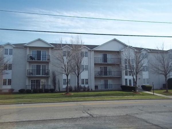 402 Sturdy Road, Unit 2c, Valparaiso, IN 46383