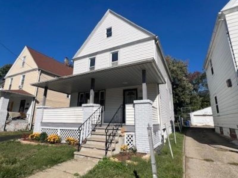 10639 Dupont Avenue, Cleveland, OH 44108 Photo 2