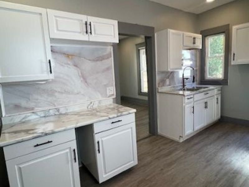 10639 Dupont Avenue, Cleveland, OH 44108 Photo 24