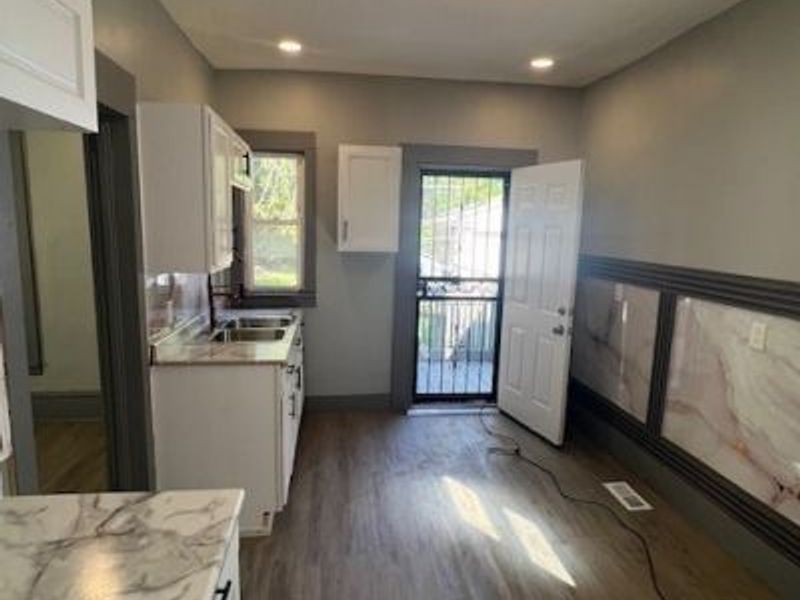 10639 Dupont Avenue, Cleveland, OH 44108 Photo 26