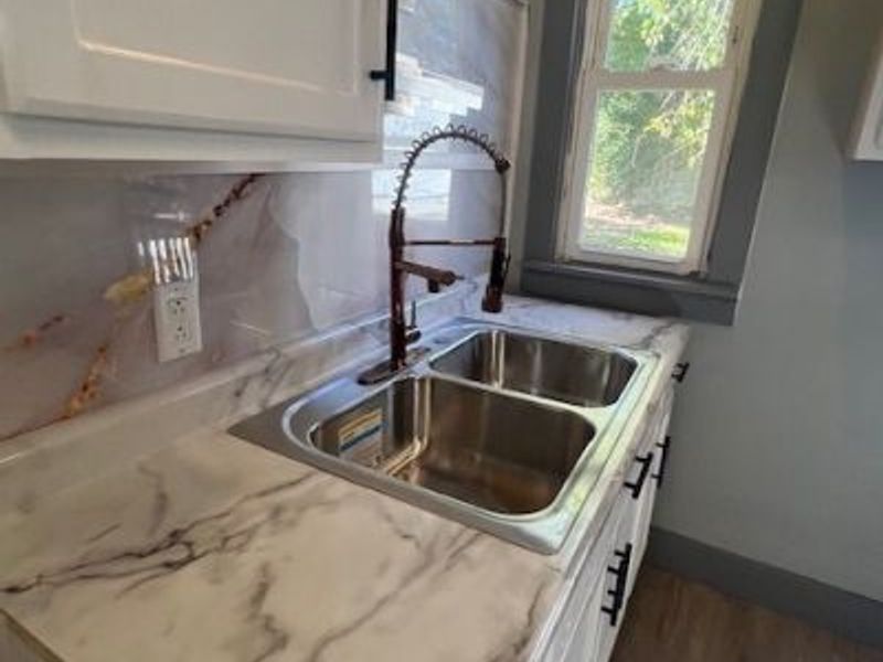 10639 Dupont Avenue, Cleveland, OH 44108 Photo 28