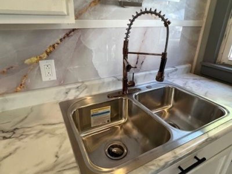 10639 Dupont Avenue, Cleveland, OH 44108 Photo 31