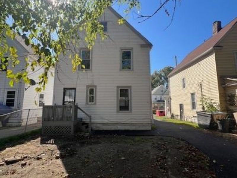 10639 Dupont Avenue, Cleveland, OH 44108 Photo 8