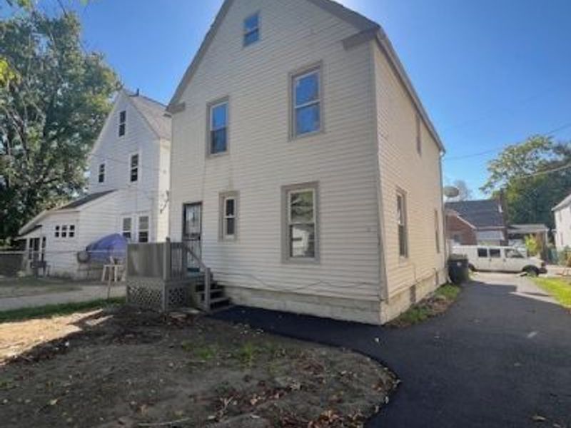 10639 Dupont Avenue, Cleveland, OH 44108 Photo 9