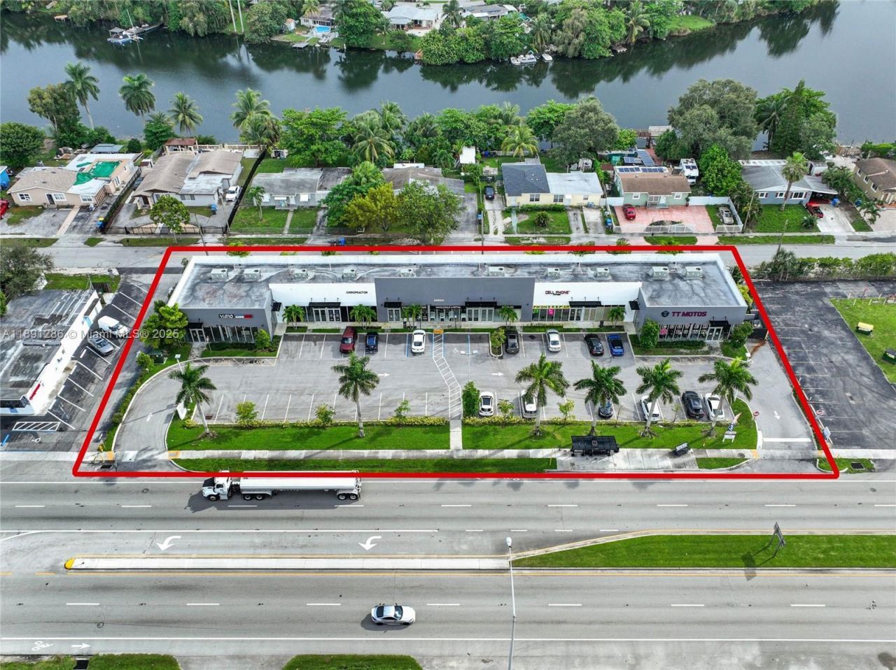4250 W Hallandale Beach Blvd, Pembroke Park, FL 33023 Photo