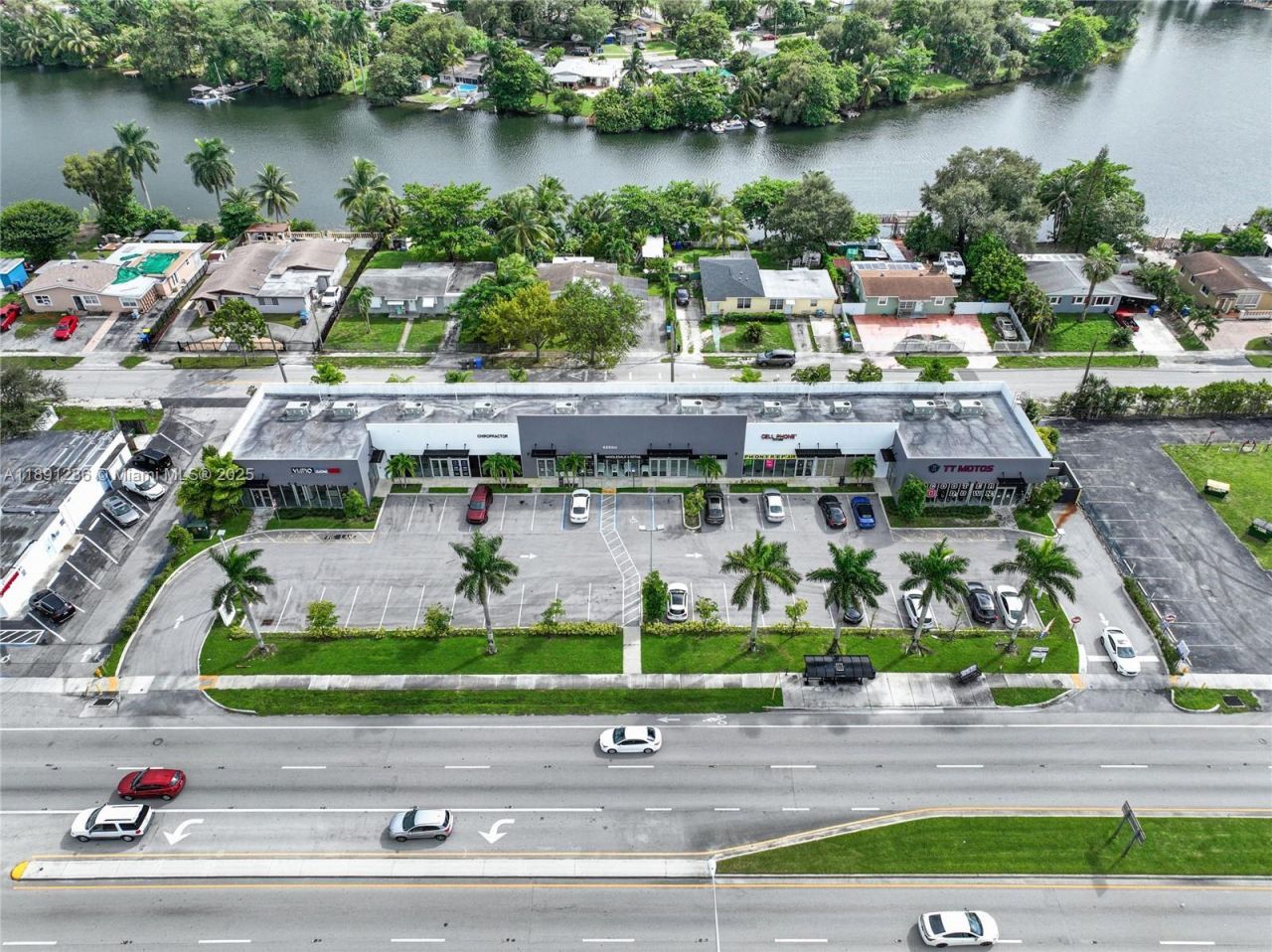 4250 W Hallandale Beach Blvd, Pembroke Park, FL 33023 Photo