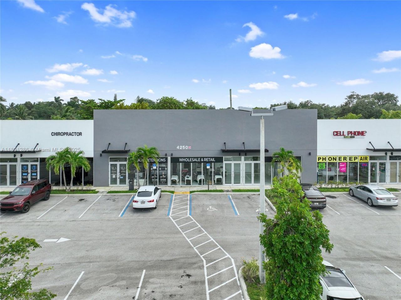 4250 W Hallandale Beach Blvd, Pembroke Park, FL 33023 Photo