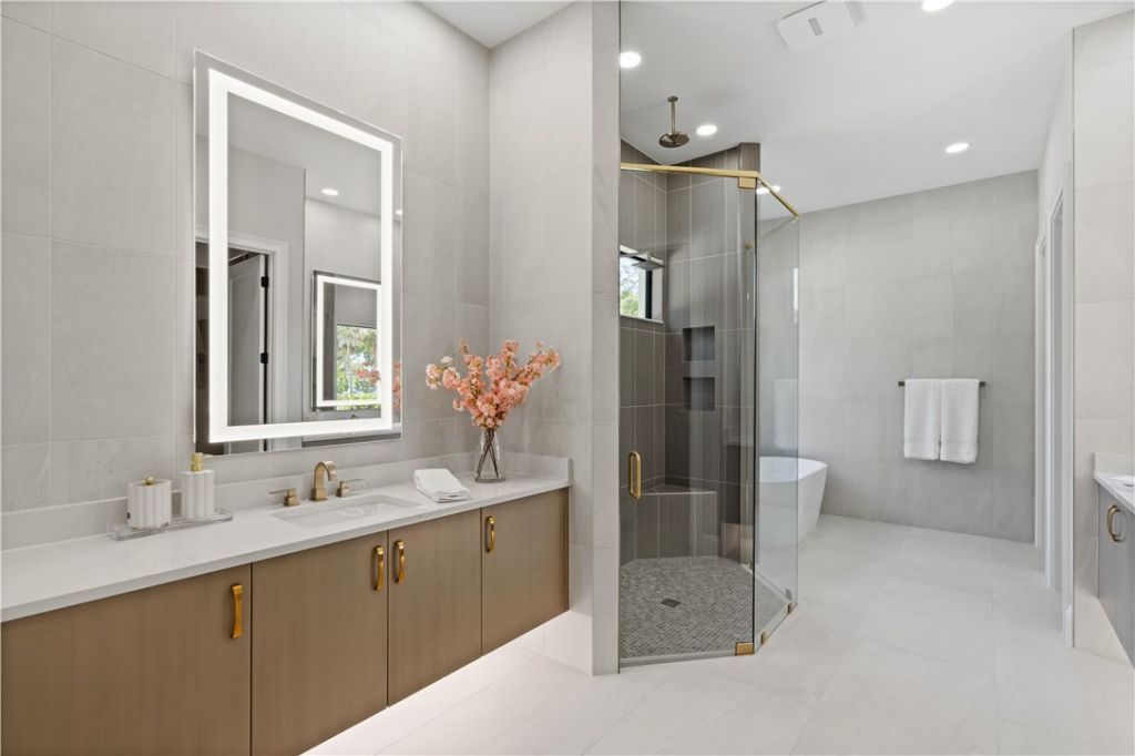 9241 Seaglass Court, Vero Beach, FL 32963 Photo