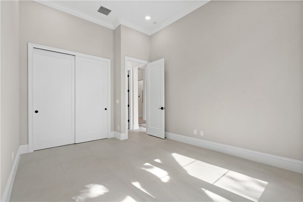 9241 Seaglass Court, Vero Beach, FL 32963 Photo