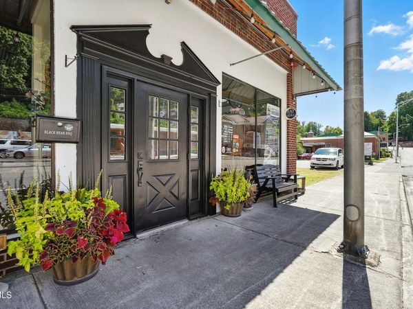 516 West Main Street, Appalachia, VA 24216