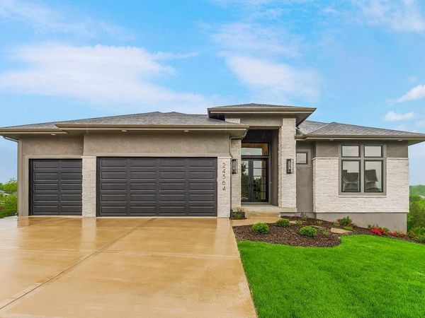 24564 W 124th Terrace, Olathe, KS 66061