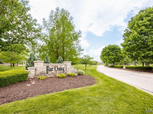 305 Forest Oaks Drive, Caseyville, IL 62232