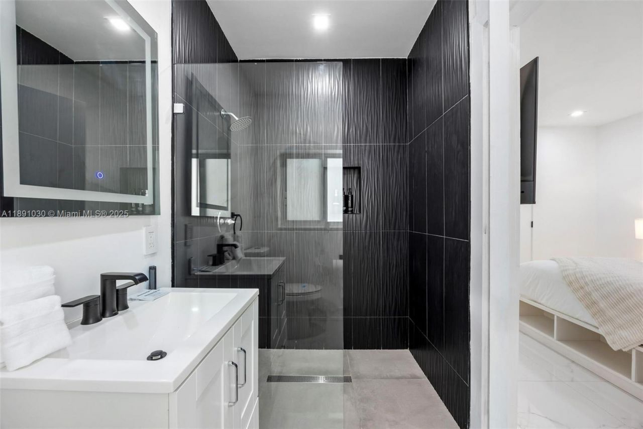 1651 SW 13th Ave, Unit na, Miami, FL 33145 Photo