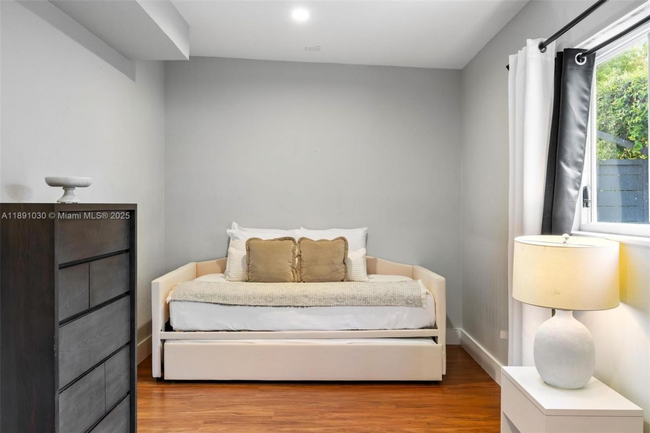 1651 SW 13th Ave, Unit na, Miami, FL 33145 Photo