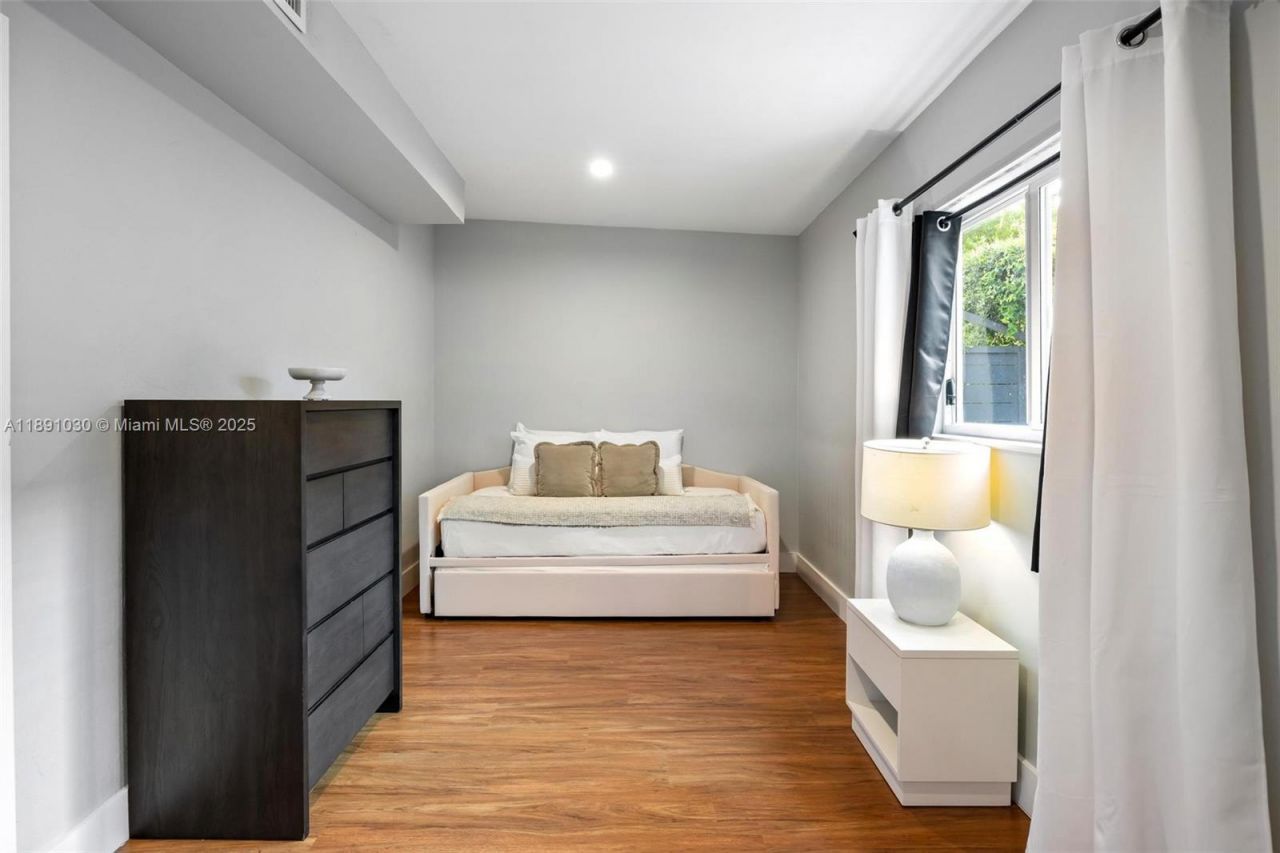 1651 SW 13th Ave, Unit na, Miami, FL 33145 Photo