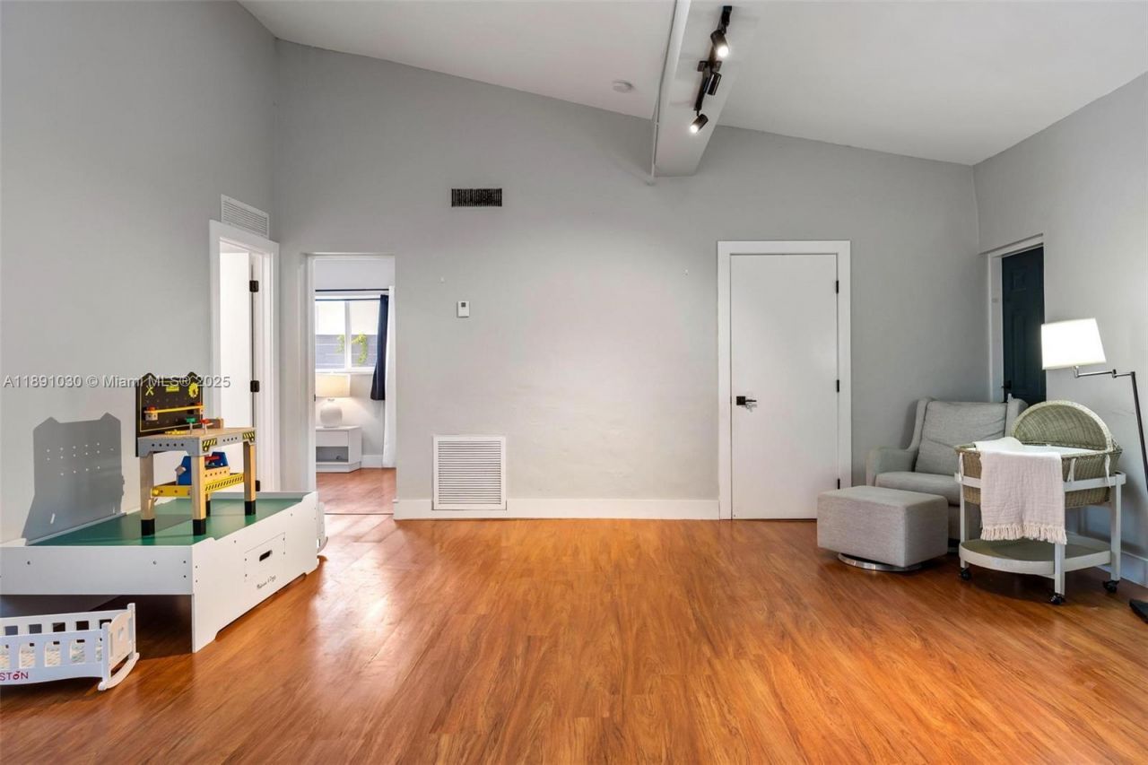 1651 SW 13th Ave, Unit na, Miami, FL 33145 Photo