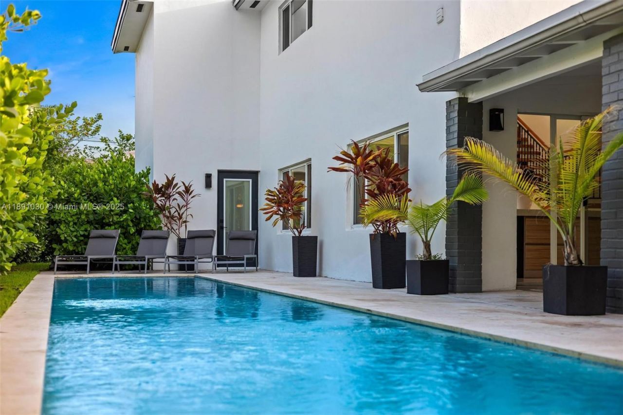 1651 SW 13th Ave, Unit na, Miami, FL 33145 Photo