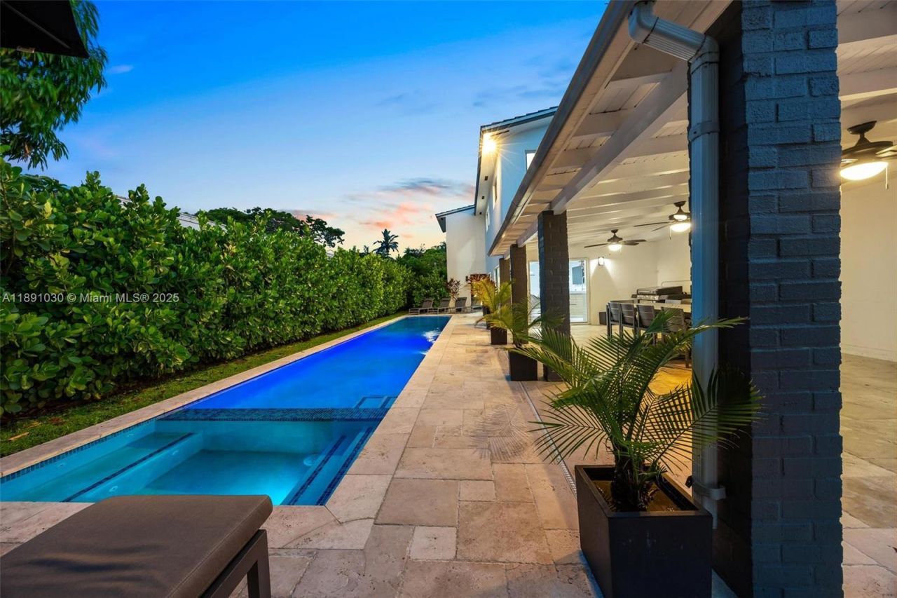 1651 SW 13th Ave, Unit na, Miami, FL 33145 Photo