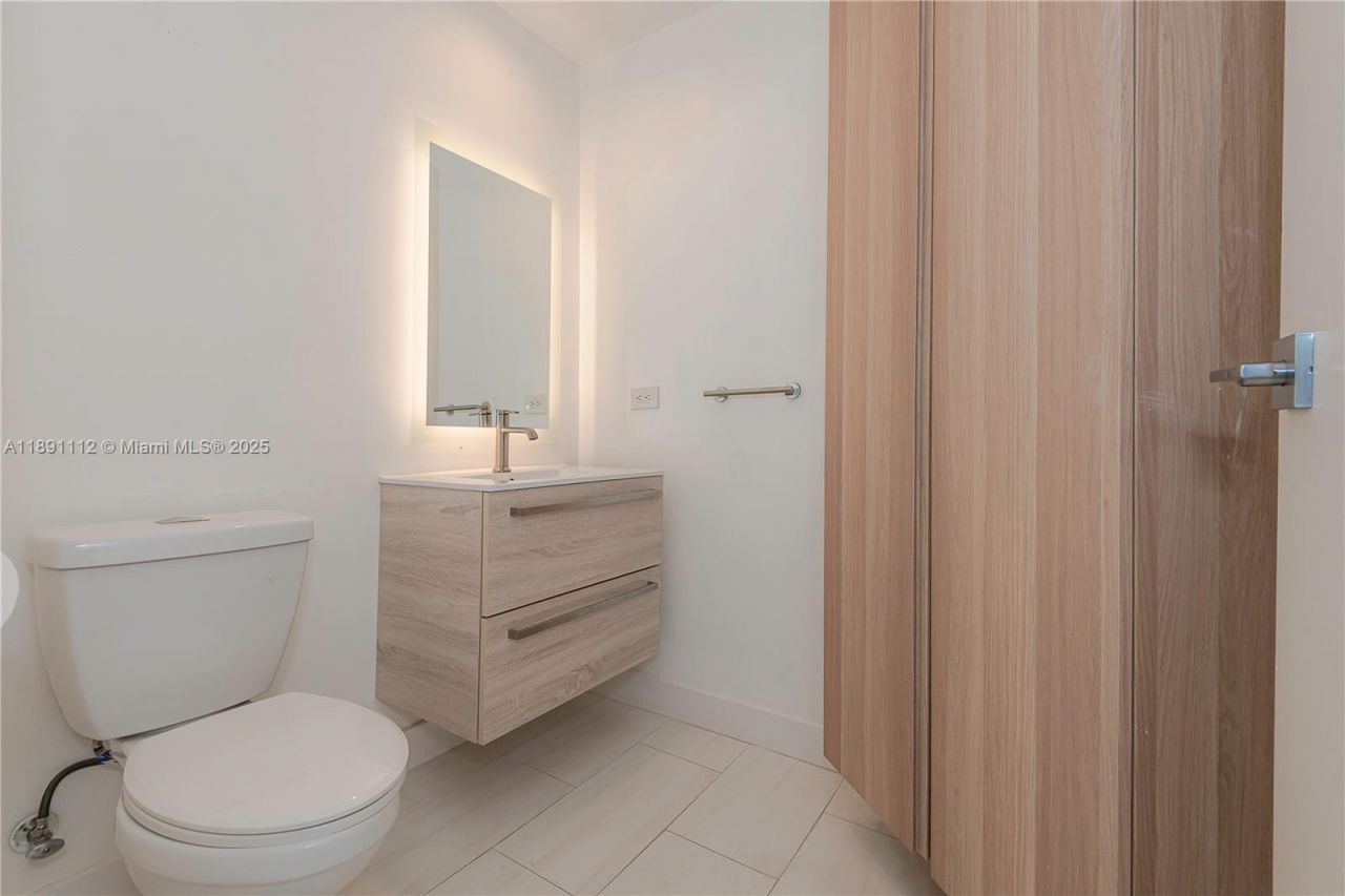 801 Brickell Key Blvd, Unit 908, Miami, FL 33131 Photo