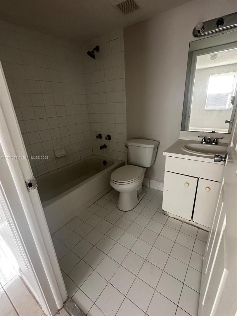 2421 NW 56th Ave, Unit 2-102, Lauderhill, FL 33313 Photo