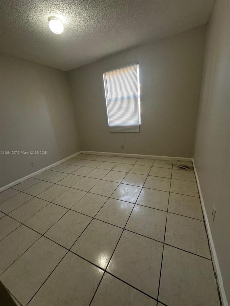 2421 NW 56th Ave, Unit 2-102, Lauderhill, FL 33313 Photo