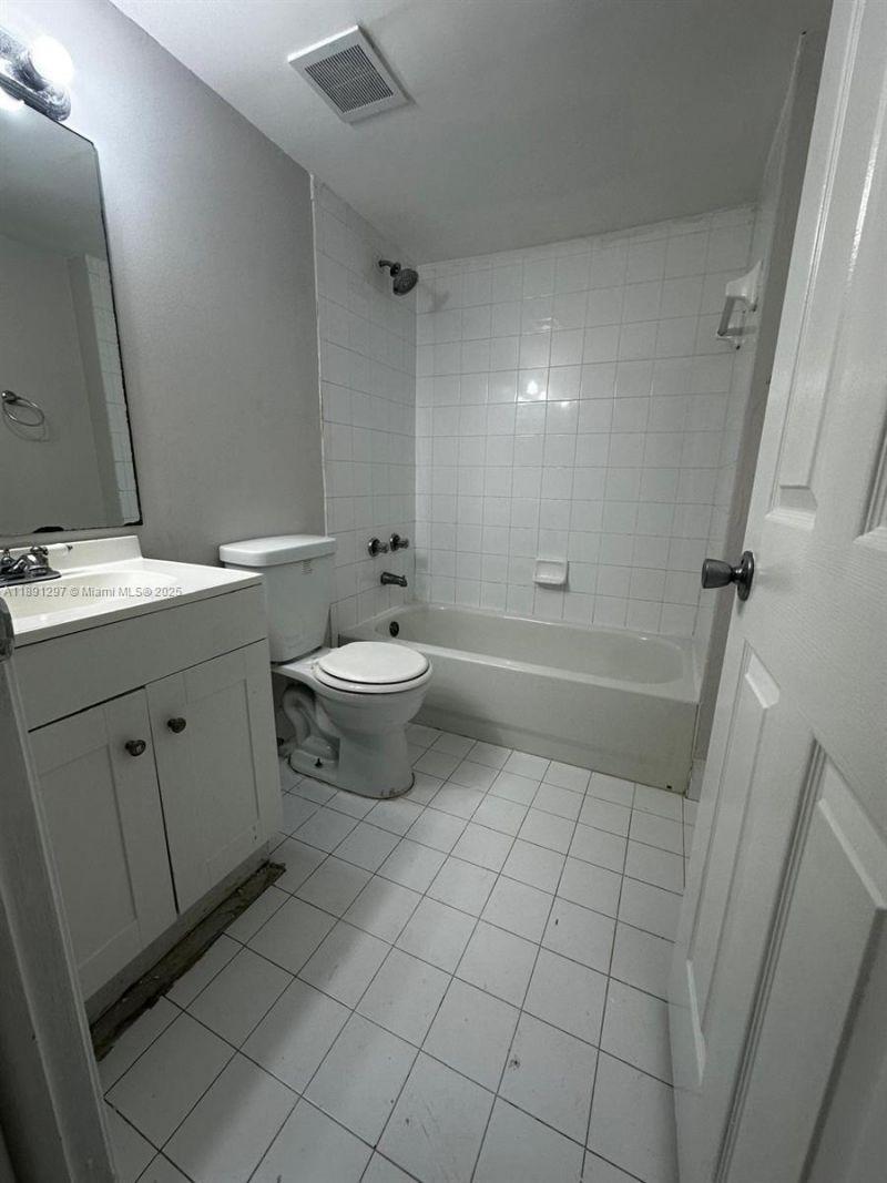 2421 NW 56th Ave, Unit 2-102, Lauderhill, FL 33313 Photo