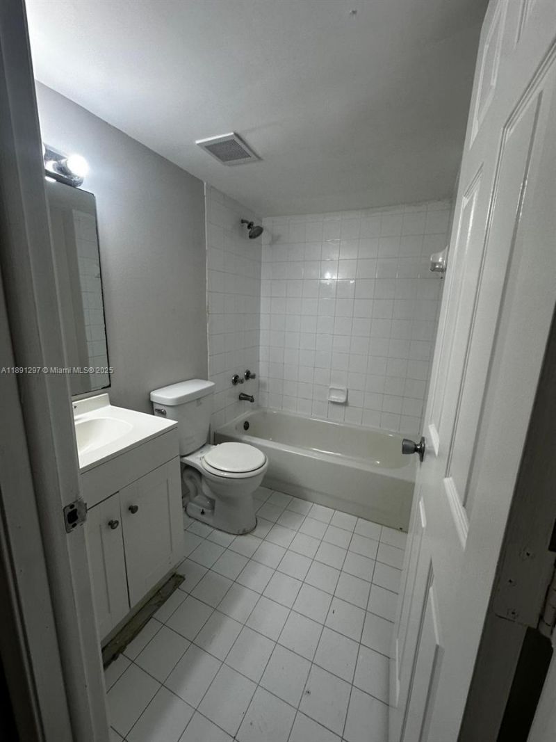 2421 NW 56th Ave, Unit 2-102, Lauderhill, FL 33313 Photo