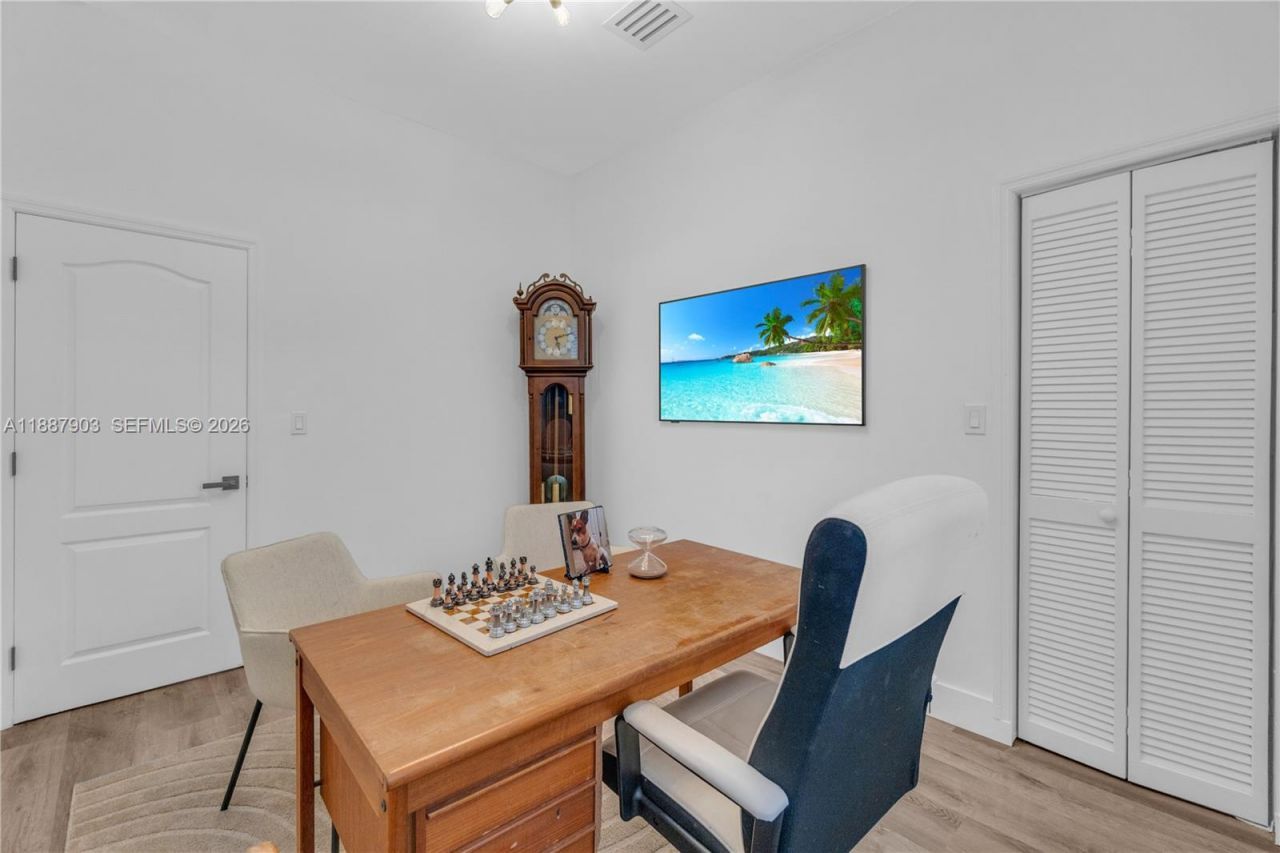 3067 Center St, Unit 17, Miami, FL 33133 Photo