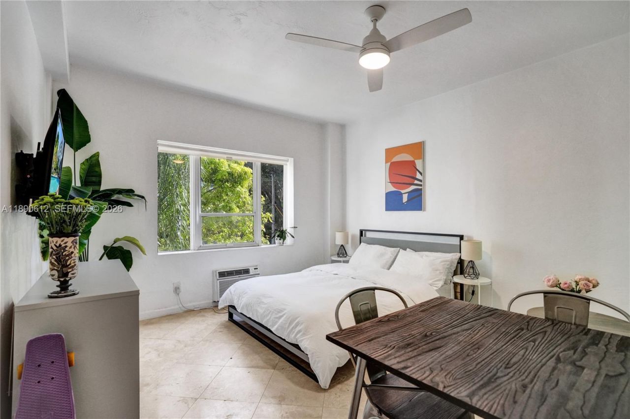 255 W 24th St, Unit 204, Miami Beach, FL 33140 Photo