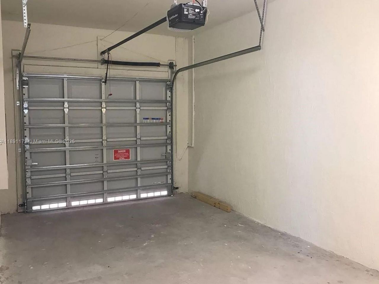 10401 W 32nd Ln, Hialeah, FL 33018 Photo