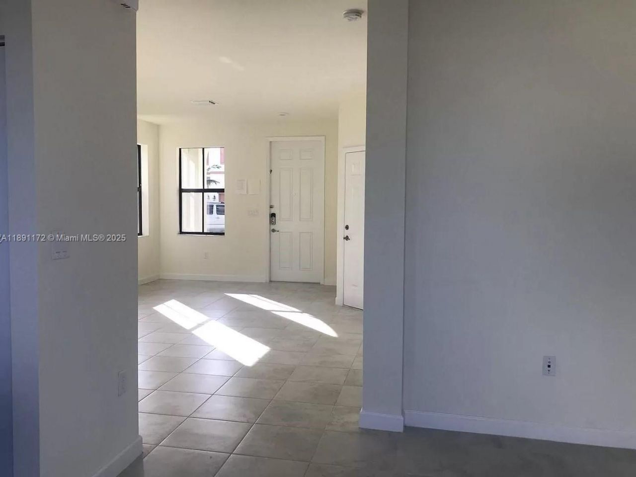 10401 W 32nd Ln, Hialeah, FL 33018 Photo