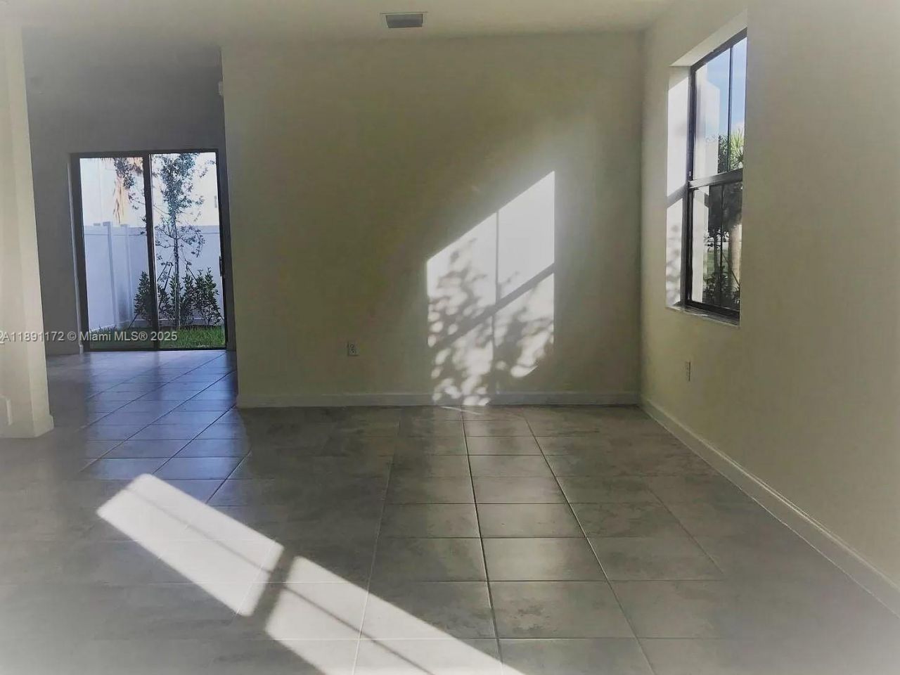 10401 W 32nd Ln, Hialeah, FL 33018 Photo