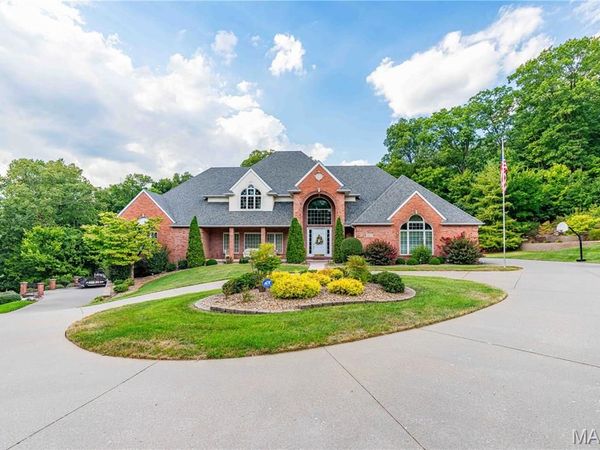 2213 Crown Point Drive, Cape Girardeau, MO 63701