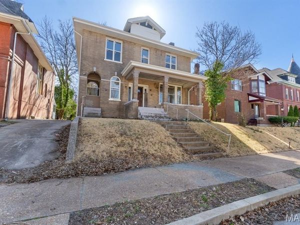 4 Lewis Place, St Louis, MO 63113