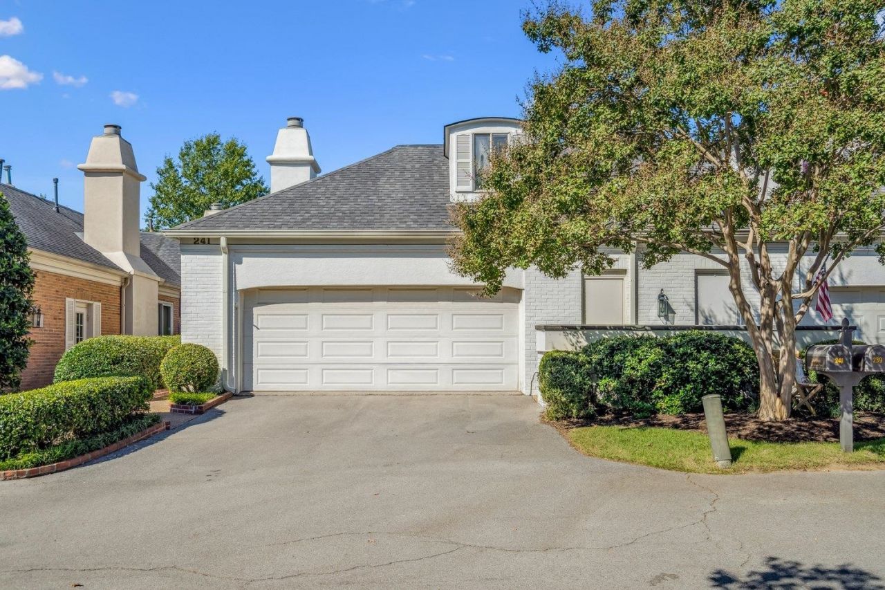 241 Baronne Pl, Unit 24, Memphis, TN 38117 Main Photo