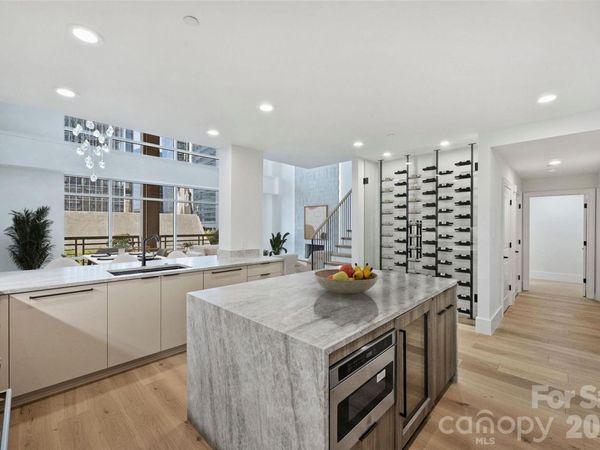 435 S Tryon Street, Unit 301, Charlotte, NC 28202